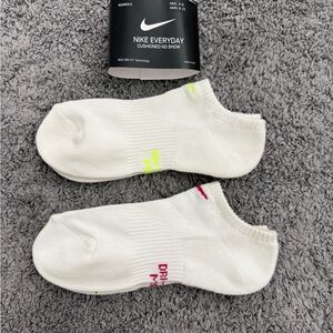 Nwt Nike Womens Everyday Cushioned No Show Socks - White set